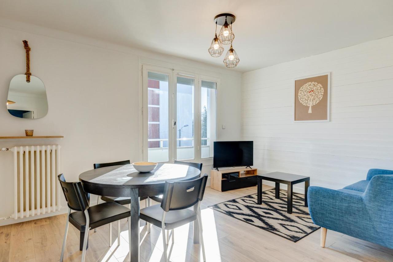 Le Majuscule-centre-ville-parking-wifi Apartment