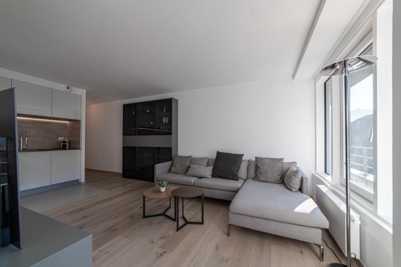 L'estrade Apartment *