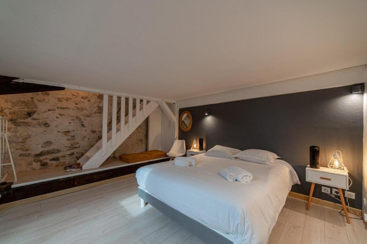 Apartment Authentique Furnished Flat *