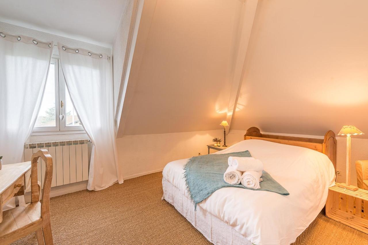 A Pied Au Lac: Spacious Family With Private Pool Holiday home Annecy