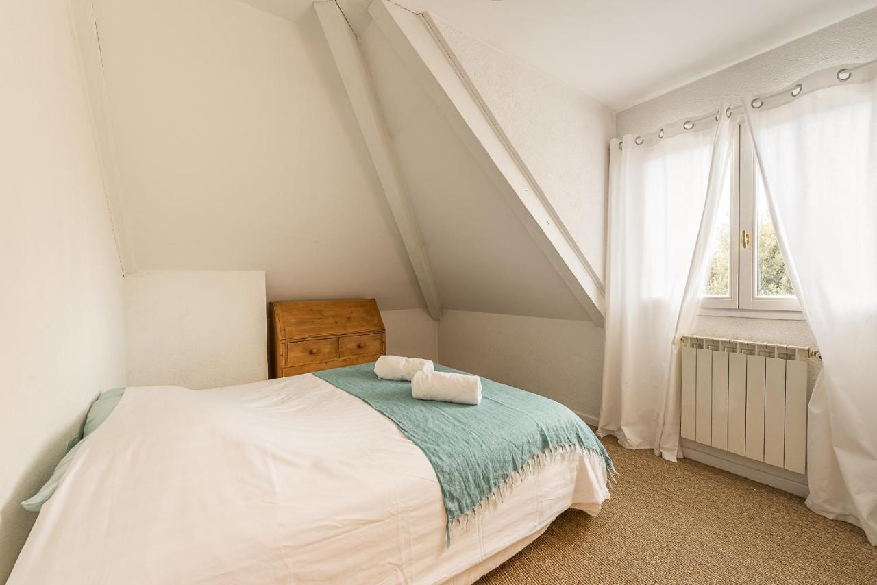 A Pied Au Lac: Spacious Family With Private Pool Holiday home Annecy