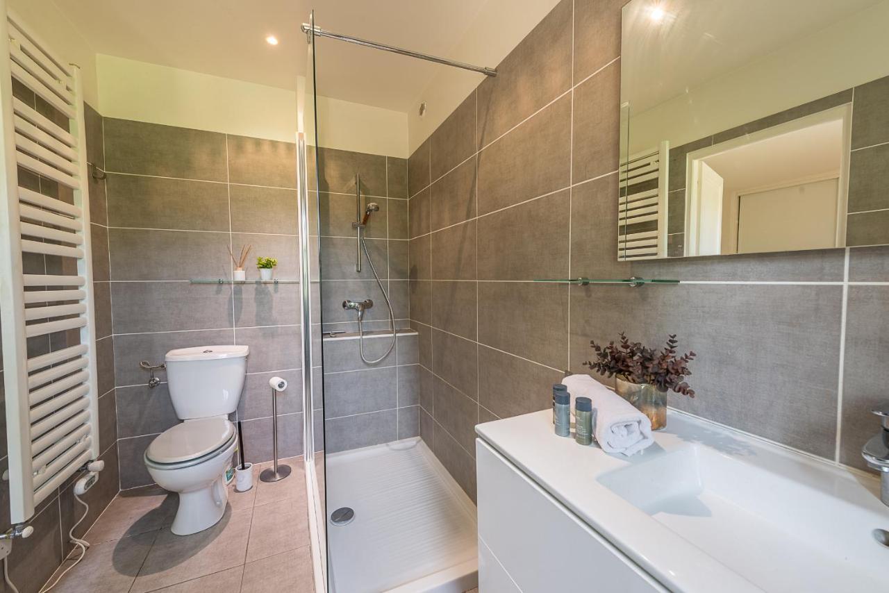 Holiday home A Pied Au Lac: Spacious Family With Private Pool