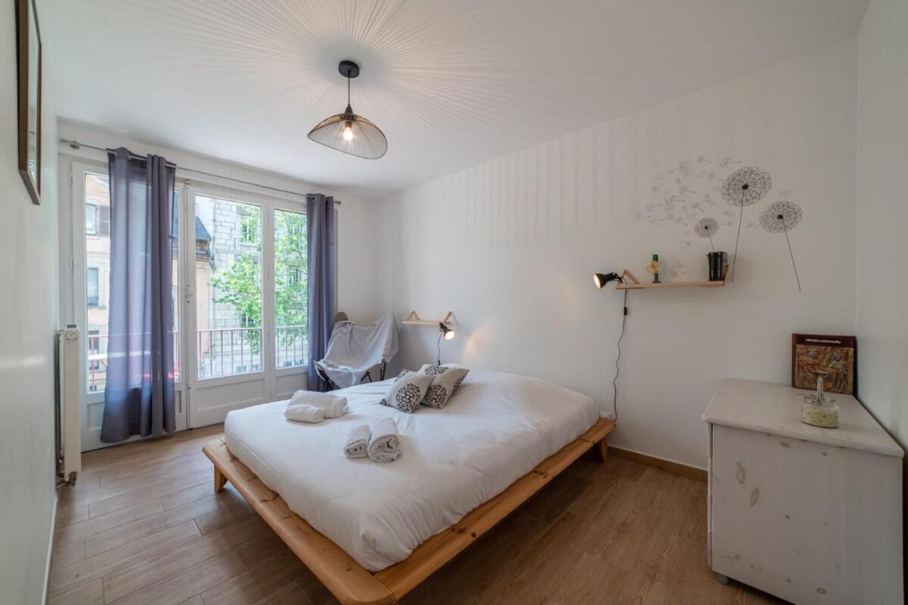 Apartment With Balcony In The City Center *