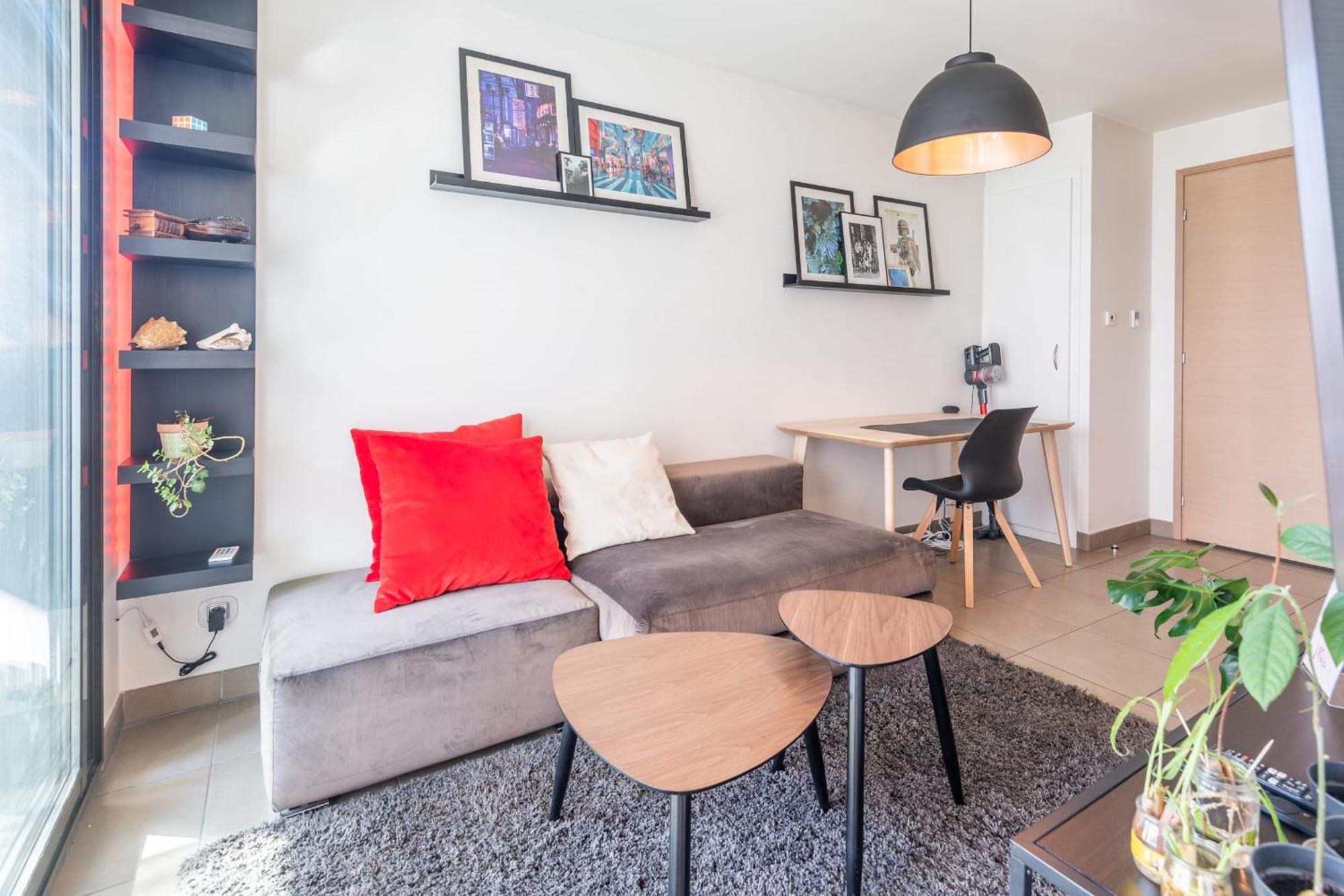 Maveria Furnished Flat Apartment *