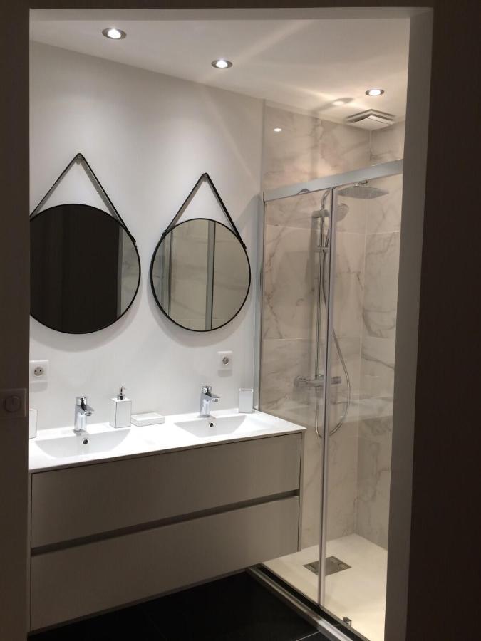 Luxurious Private Garage In The Heart Of Apartamento Annecy