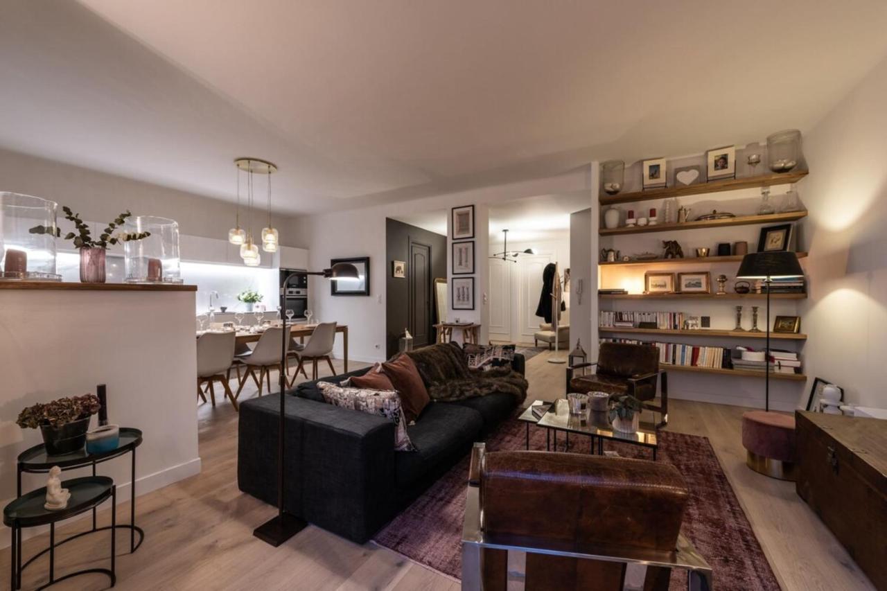 Luxurious Private Garage In The Heart Of Apartamento Annecy