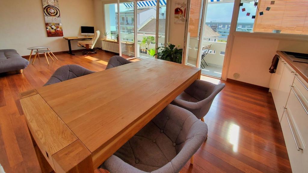 Luxury * Quiet * View * Heart Of * 2 Steps From The * * * * Apartment