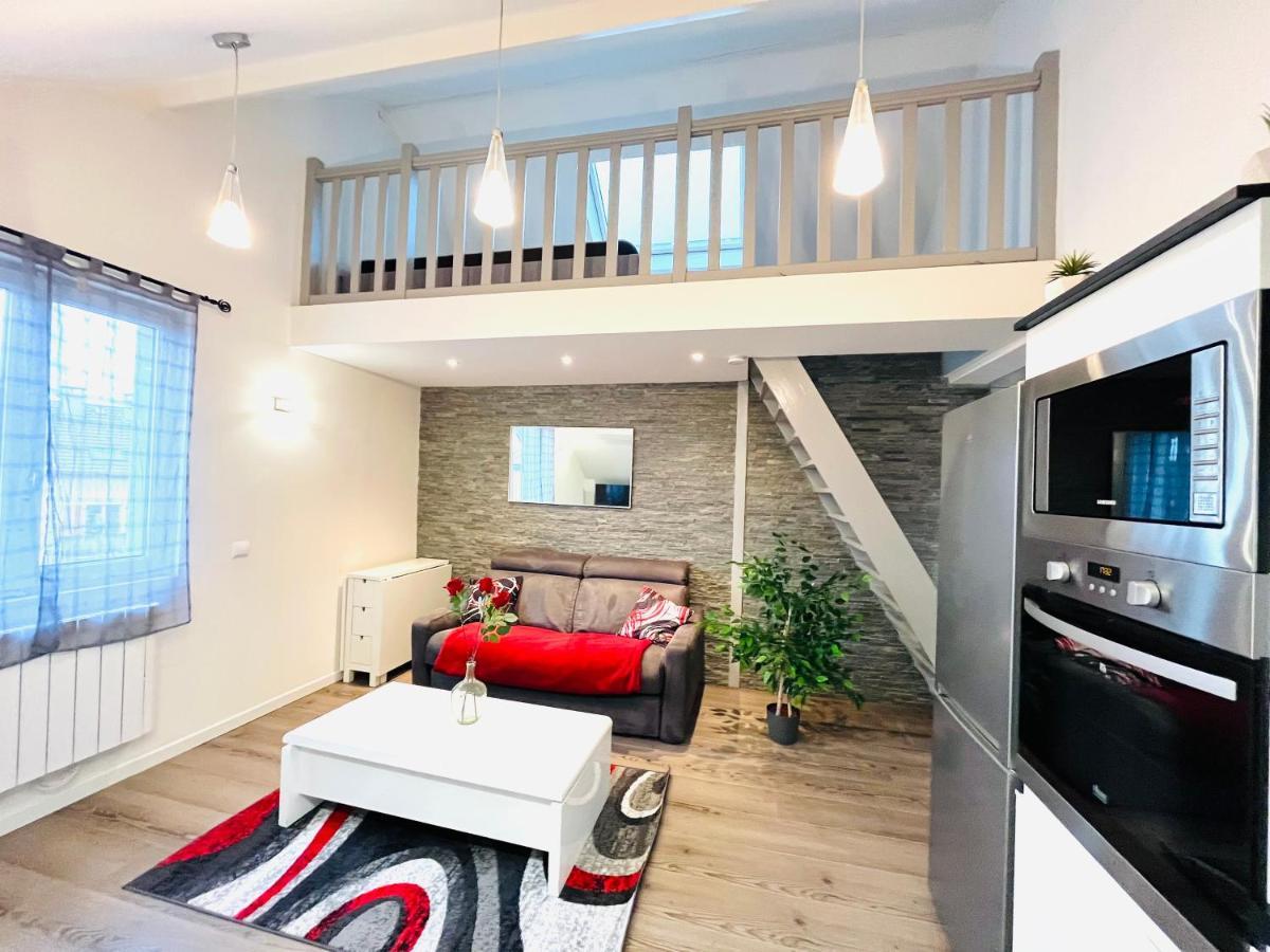 Le Red Loft à 5min Du Centre-ville Avec Parking Privatif Gratuit Appartement Annecy