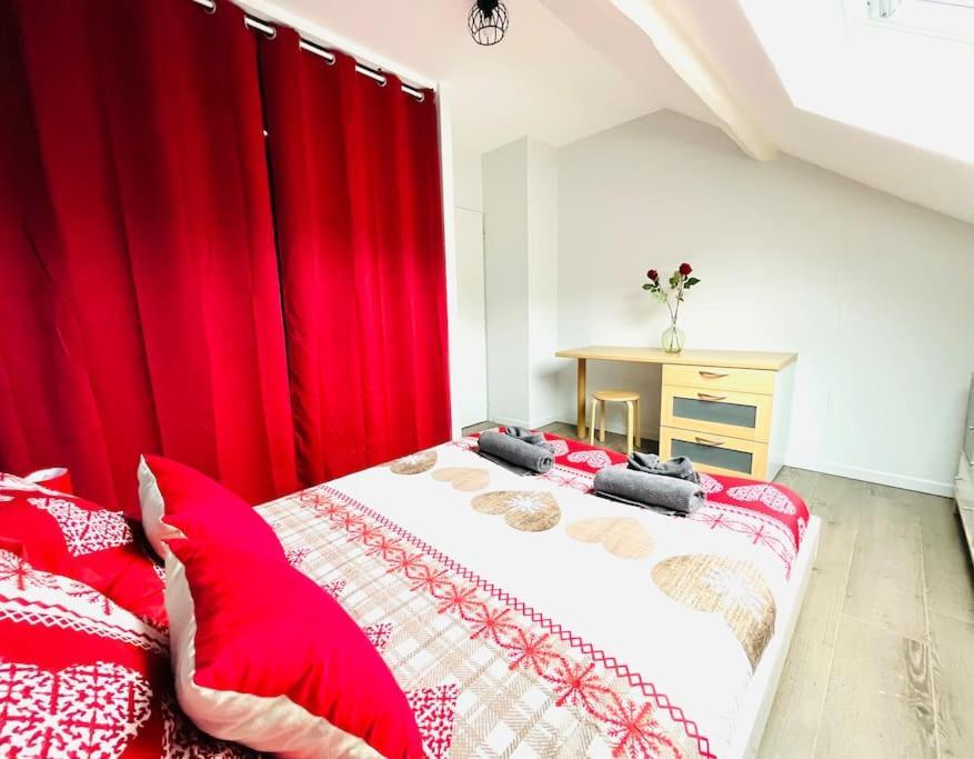 Le Red Loft à 5min Du Centre-ville Avec Parking Privatif Gratuit Appartement