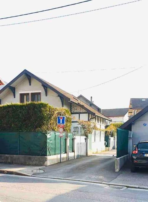 Le Red Loft à 5min Du Centre-ville Avec Parking Privatif Gratuit * Annecy
