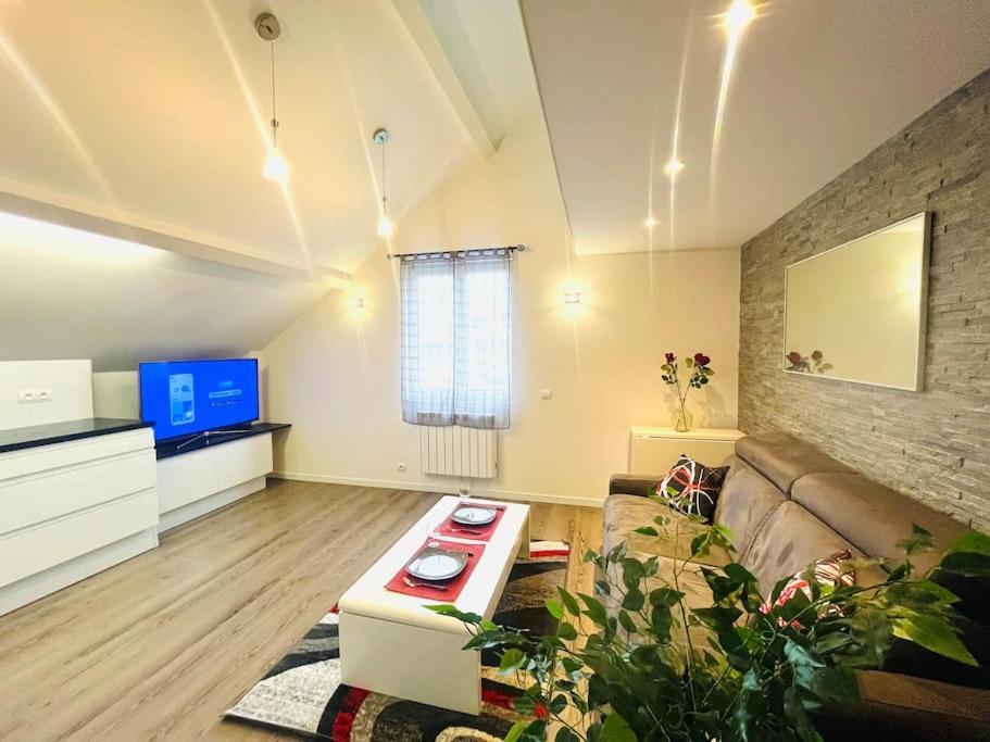 Le Red Loft A 5min Du Centre-ville Avec Parking Privatif Gratuit Annecy