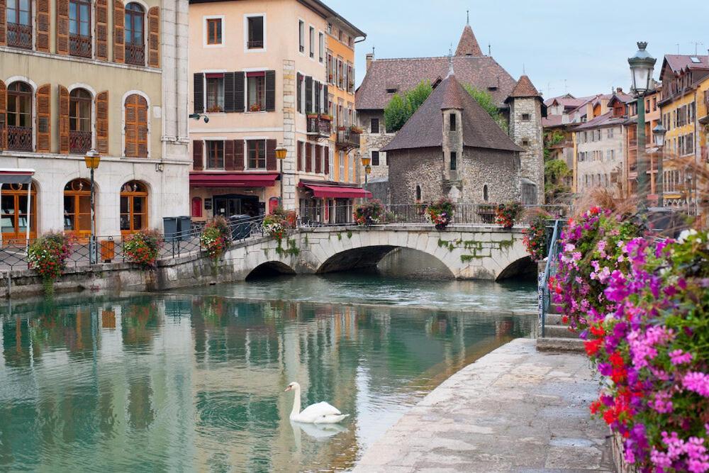 Jolie -appart Partagé- Centre - 5 Min Gare&lac - Gratuit- Wifi, Petit Dej, Serviettes, Velos *