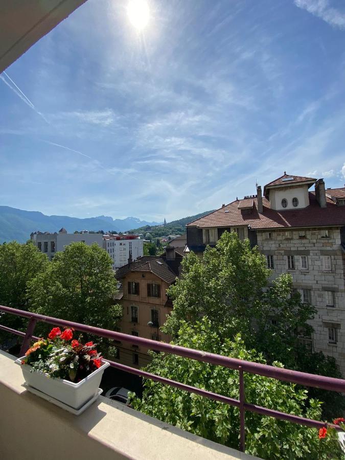 Espace Et Confort Au Coeur De Ville Annecy