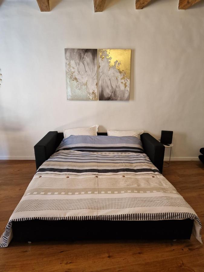 Elegant Flat In Old Town, 2 Mins Walk To Apartment *