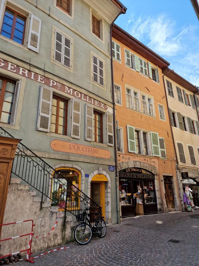 Elegant Flat In Old Town, 2 Mins Walk To Apartment *