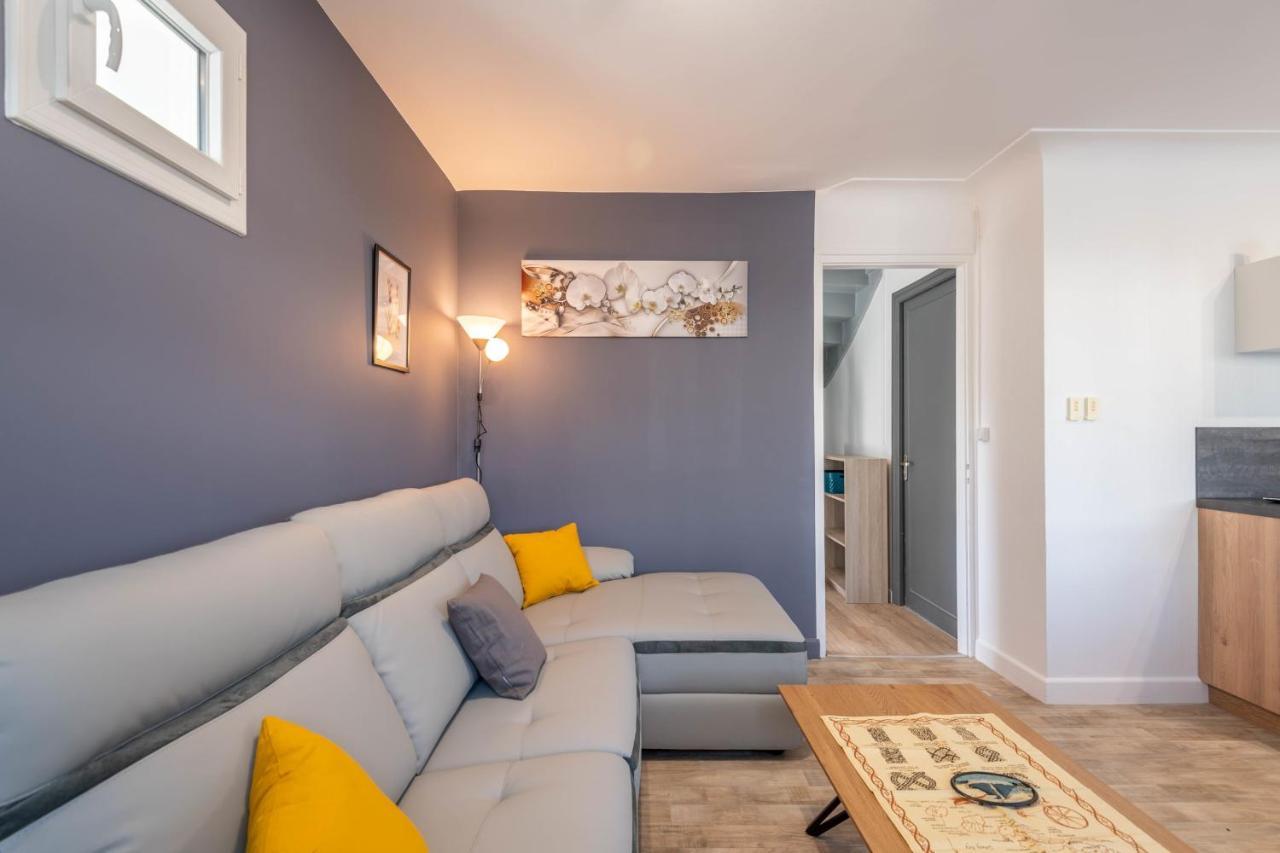 Vakantiehuis Ideally Located Furnished Townhouse With 3 Bedrooms Parking & Garden *