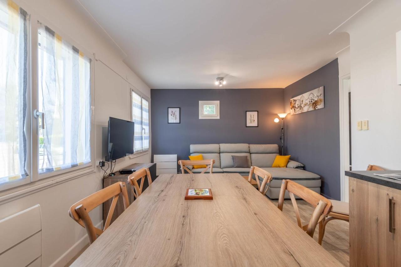 Ideally Located Furnished Townhouse With 3 Bedrooms Parking & Garden Annecy