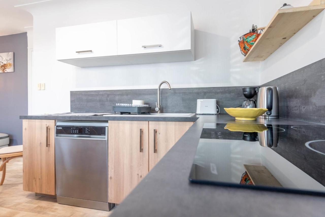 Ideally Located Furnished Townhouse With 3 Bedrooms Parking & Garden * Annecy