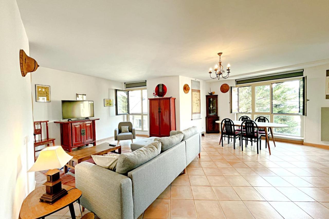 Apartment 3 Bedroom - Heart Of - No Wifi *