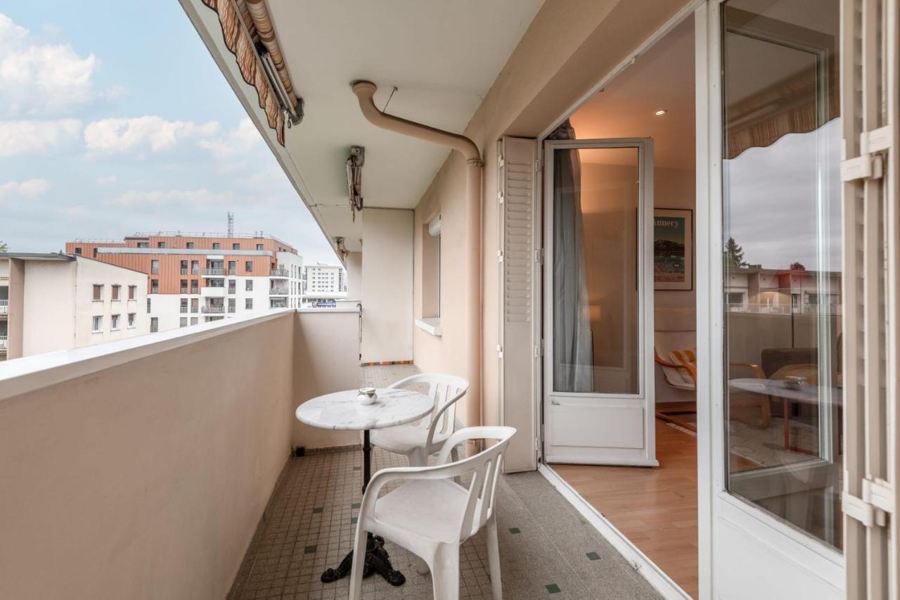 Schöne Mit Balkon Und Stadtblick Apartment *