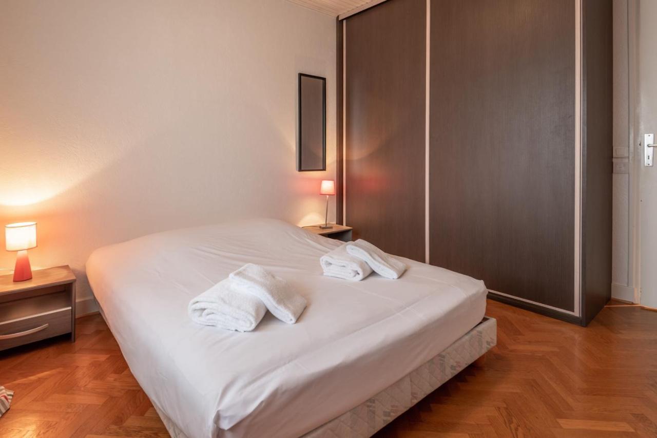 Apartment Schöne Mit Balkon Und Stadtblick