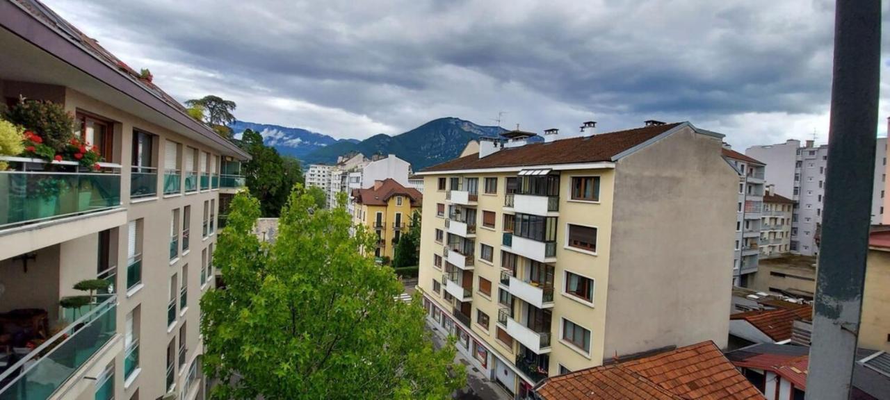 La Paix Avec 2 En Plein Coeur D'annecy * Annecy