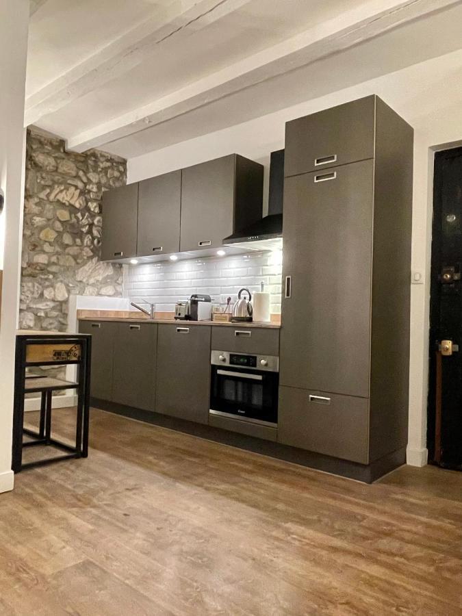 Apartment La Loge De Pierre Au Coeur De La Vieille D
