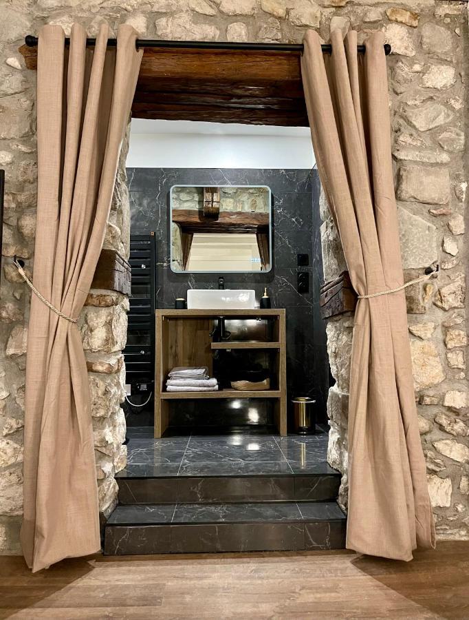 Appartement La Loge De Pierre Au Coeur De La Vieille D *