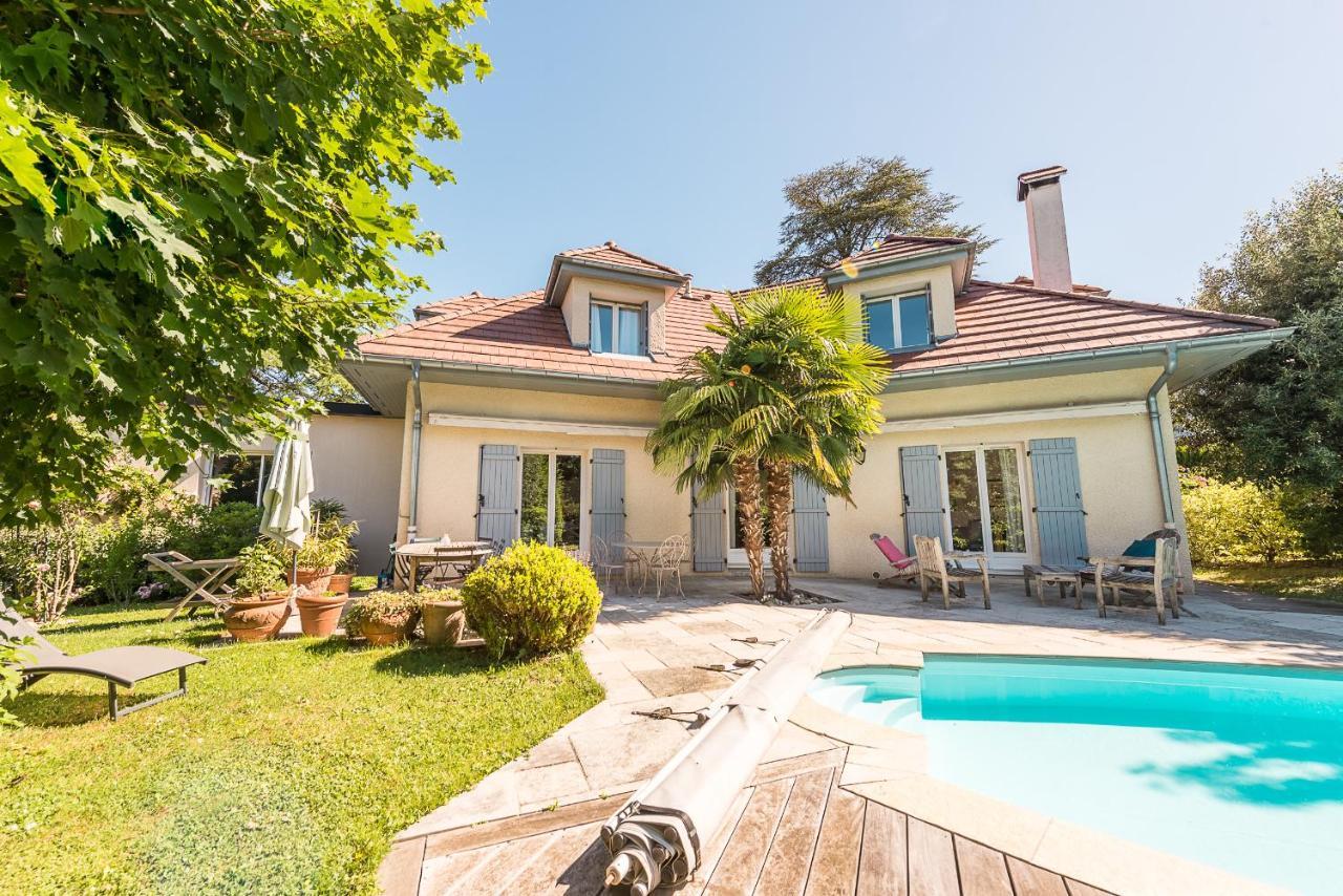 A Pied Au Lac: Spacious Family With Private Pool