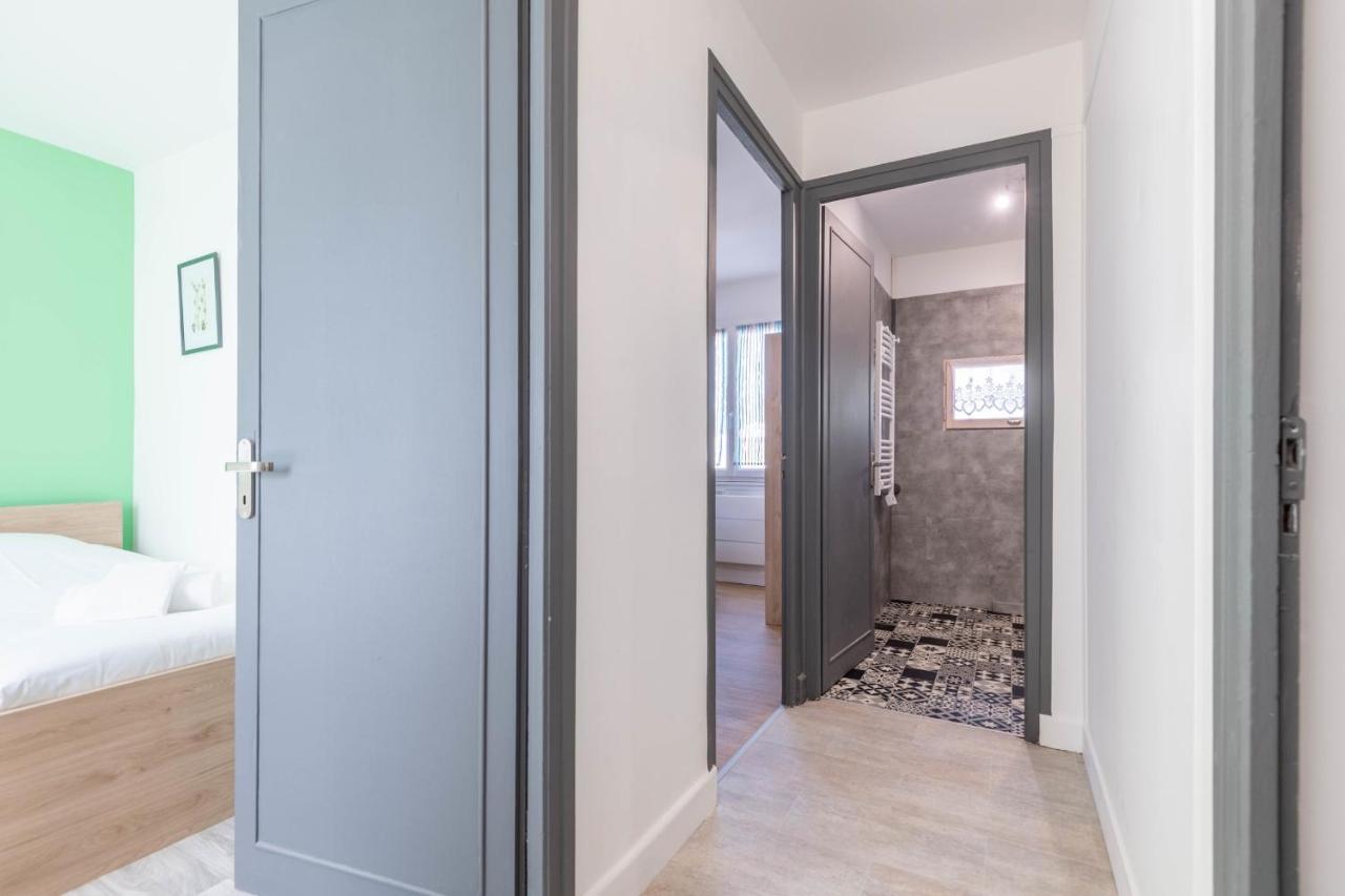 Ideally Located Furnished Townhouse With 3 Bedrooms Parking & Garden