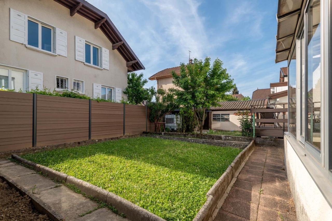 Vakantiehuis Ideally Located Furnished Townhouse With 3 Bedrooms Parking & Garden Annecy