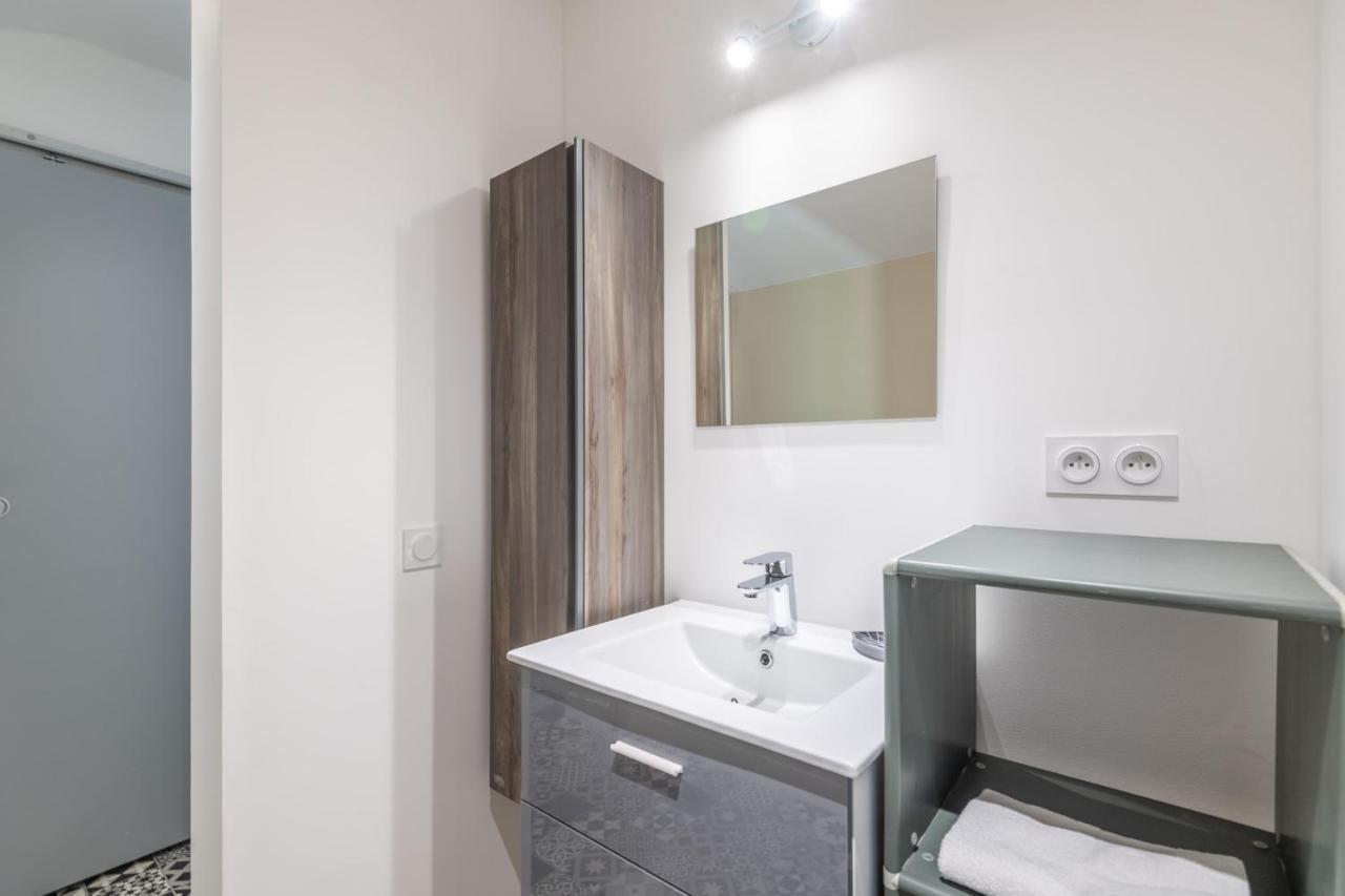Vakantiehuis Ideally Located Furnished Townhouse With 3 Bedrooms Parking & Garden *