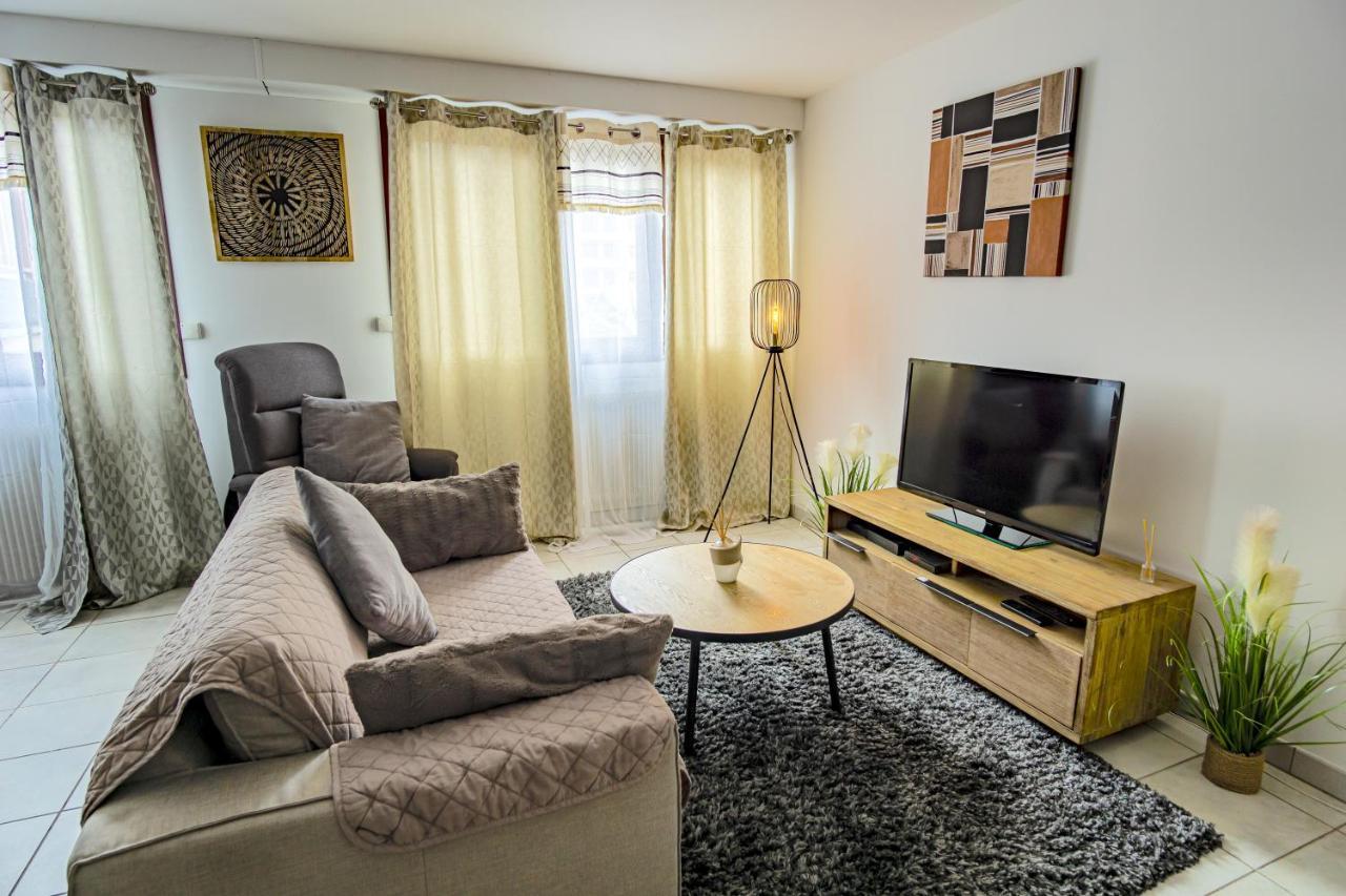 Appartement Superbe Avec Parking Gratuit Sur Place *