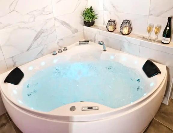 Majord'home 4*-l'elegance-balneo Vieille Apartment