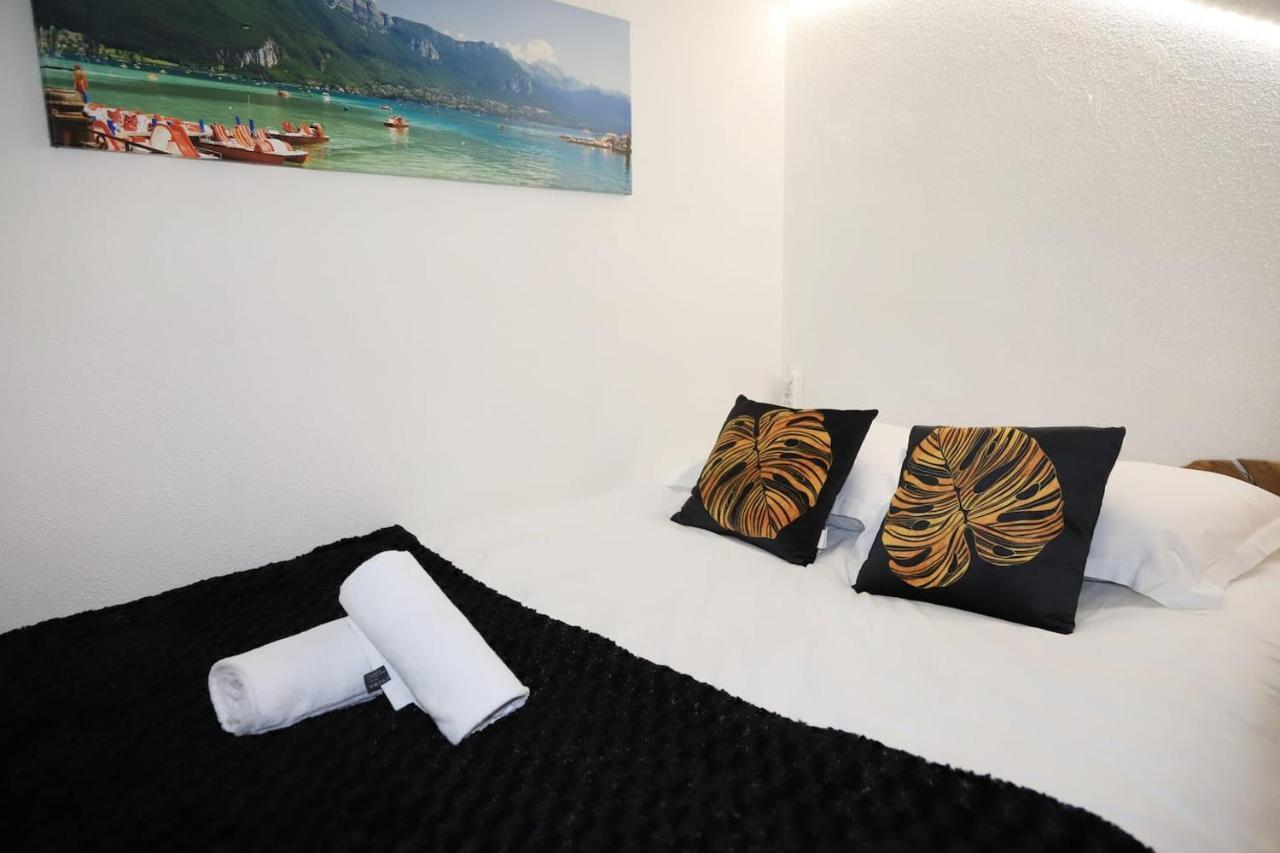 & Castle - Vue Chateau - Climatisation - Majord'home Annecy