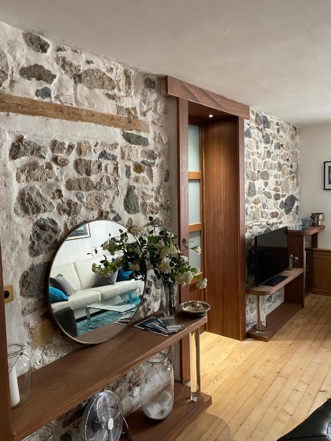 Charmant Appartement Annecy Apartment *