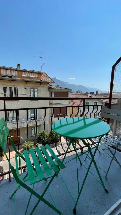 Le Bout Du Studio Renove Avec Balcon Et Vue Sur La Montagne * Annecy