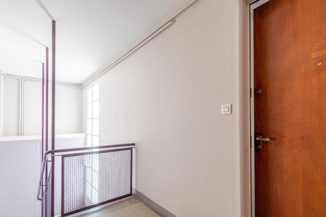 Apartment Cozy With Balcony Near Lake And The Beaches *