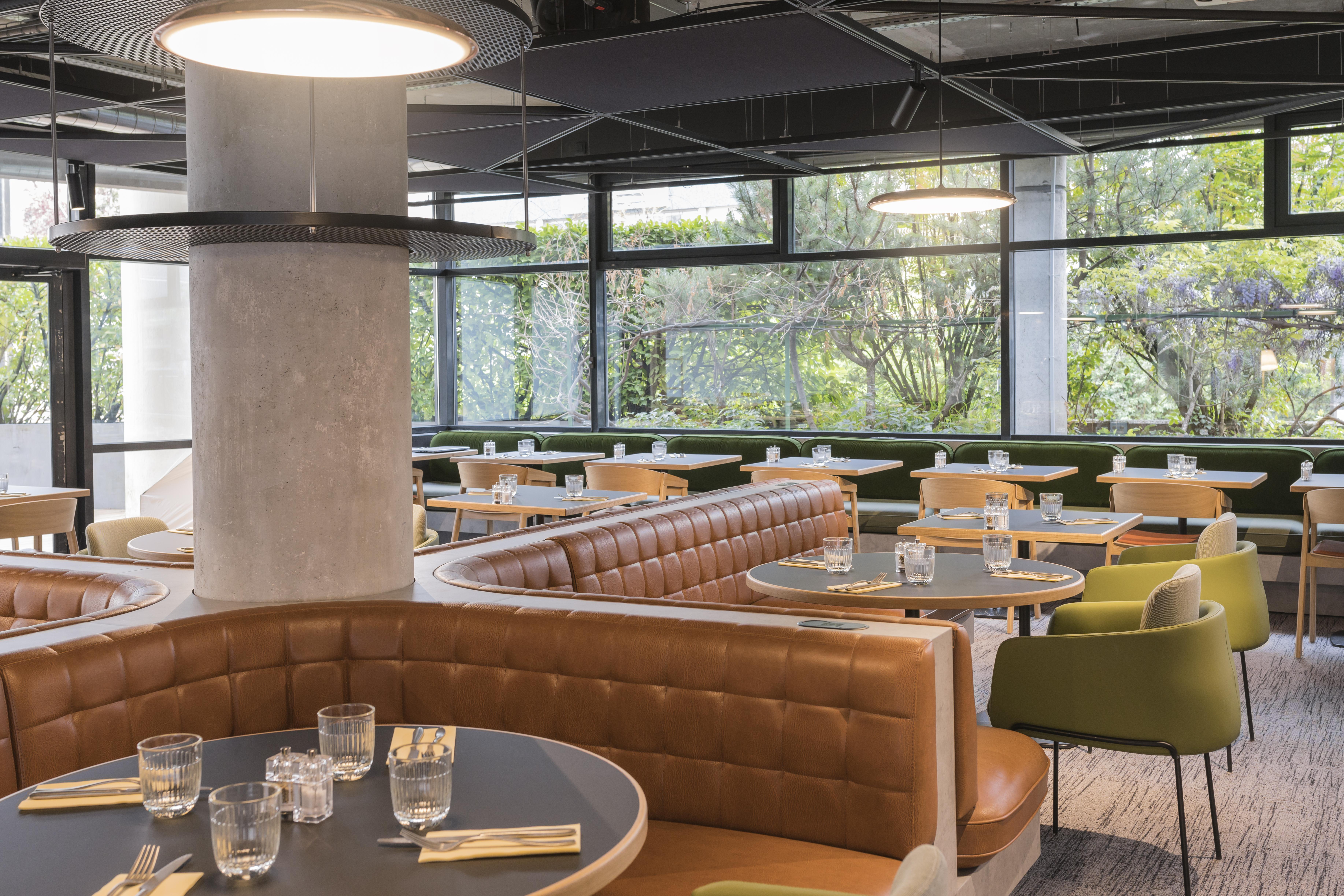 Novotel Centre Hotel 4*