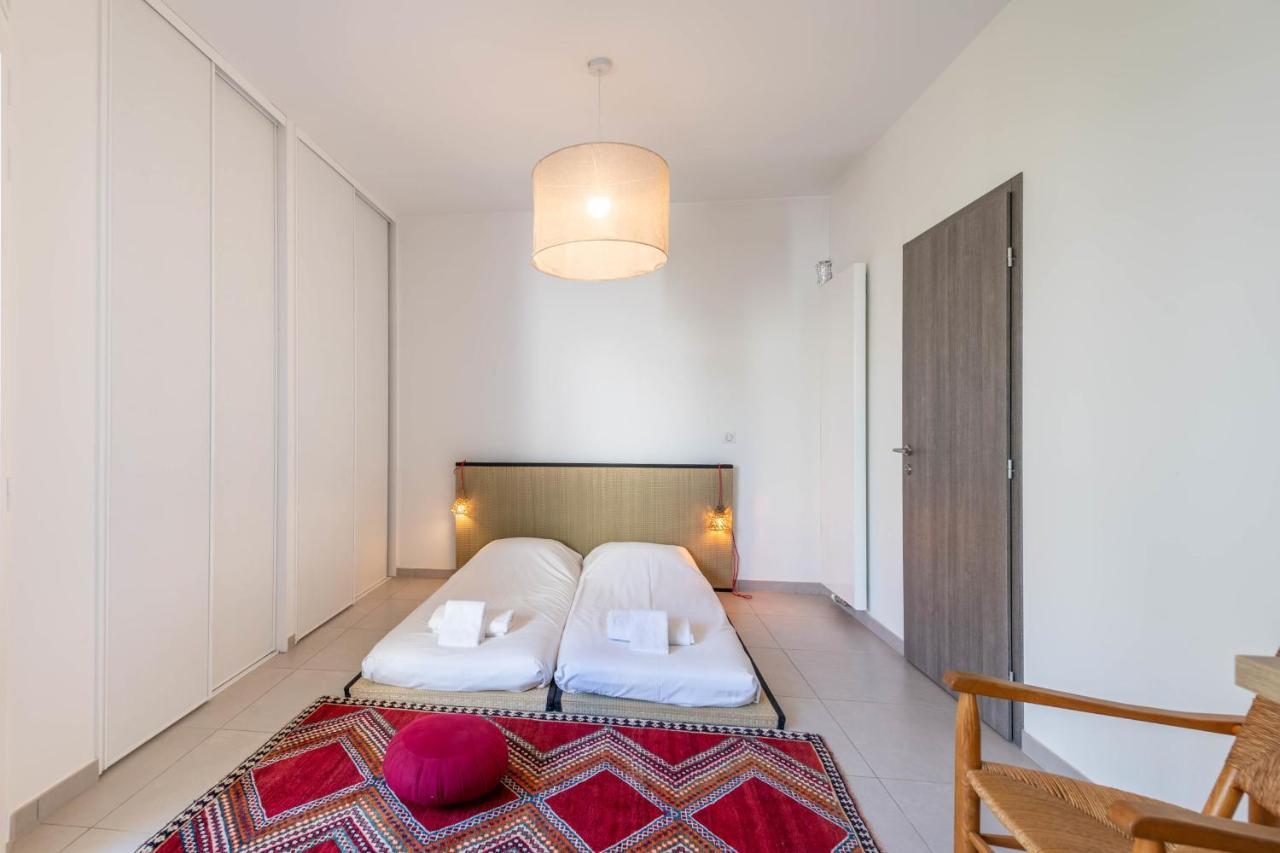 Apartment Charming With Balcony And Parking Near The Center Of *