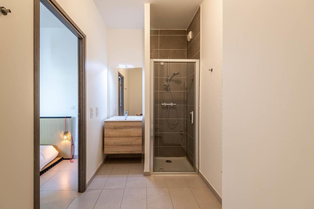 Charming With Balcony And Parking Near The Center Of *