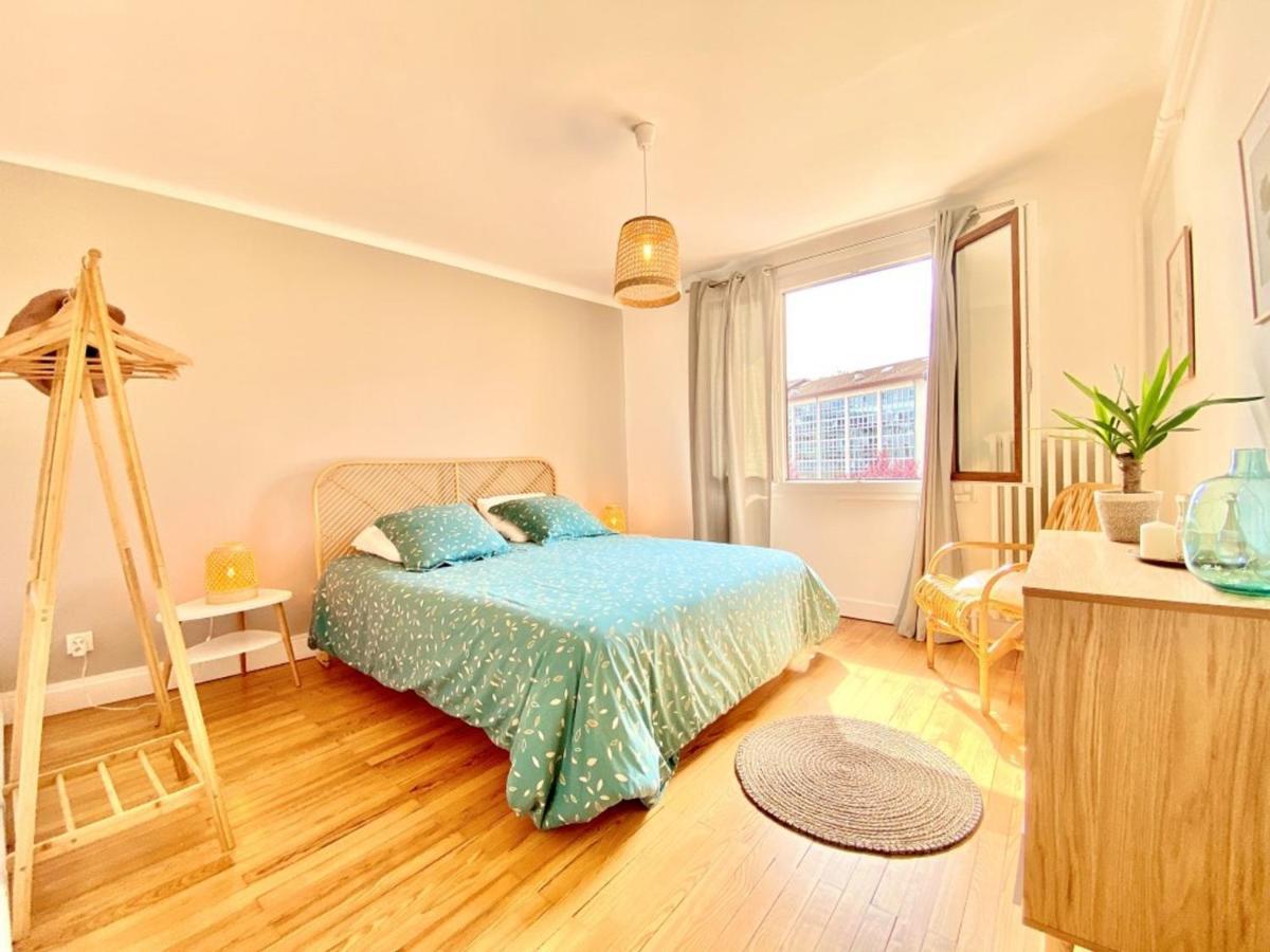 T3 Renove En Centre-ville D'annecy Avec Balcon, Ascenseur Et Parking Prive - Fr-1-432-83 *