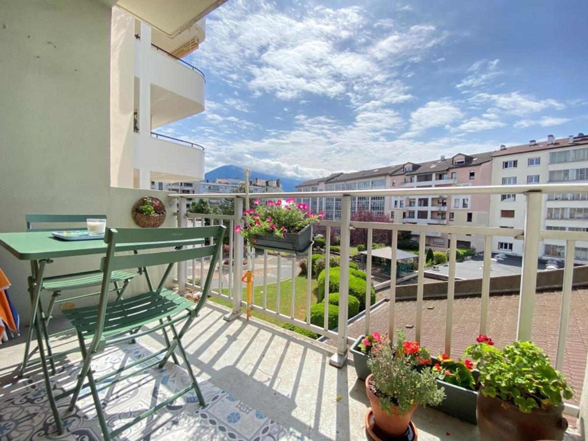 T3 Renove En Centre-ville D'annecy Avec Balcon, Ascenseur Et Parking Prive - Fr-1-432-83