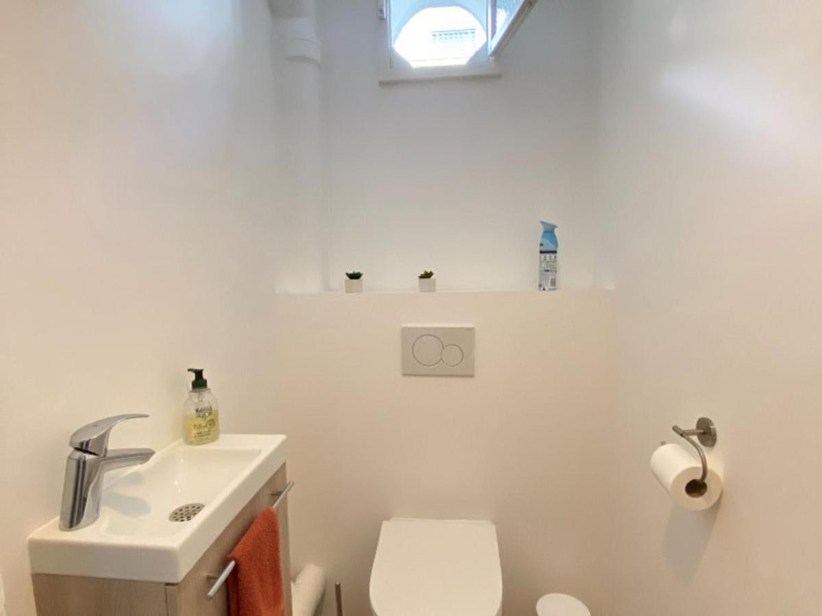 T3 Renove En Centre-ville D'annecy Avec Balcon, Ascenseur Et Parking Prive - Fr-1-432-83 * Annecy
