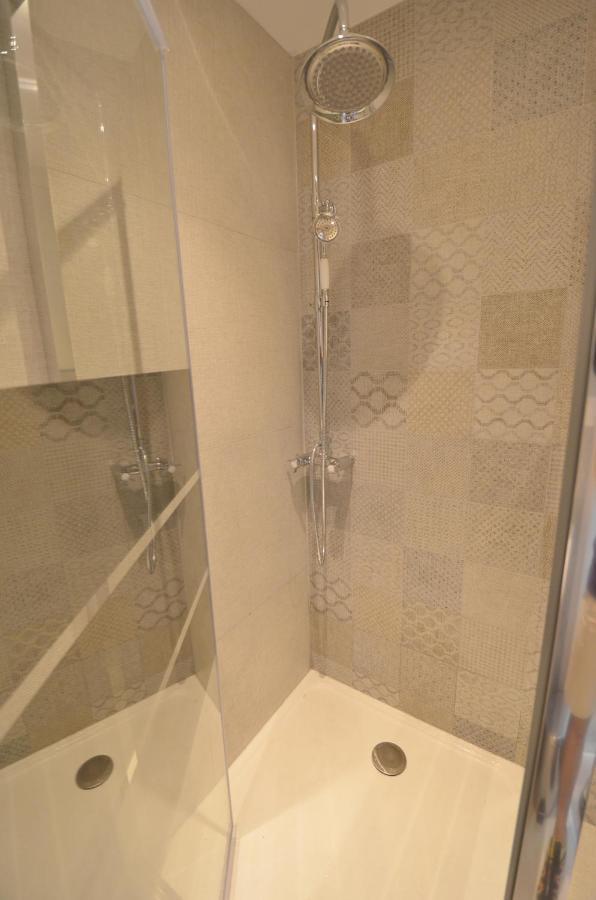 Studio + Balcon + Parking - Ultra Centre Apartment *