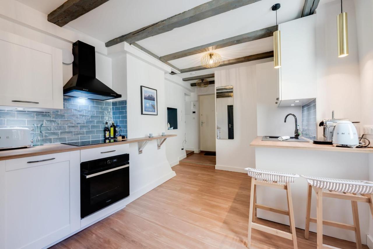 L'escale Bleue - For 2 To 4 People In The Heart Of