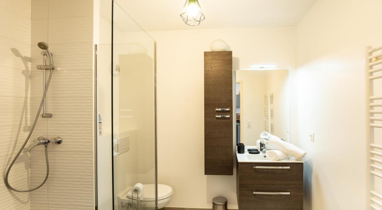 85 Geneve Confortable T2 Avec Parking Prive
