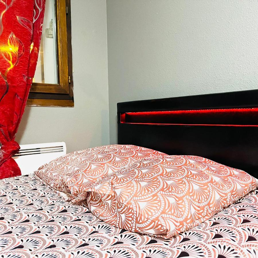 Le Red Escape A 15min Du Centre Avec Parking Prive Gratuit Apartment Annecy