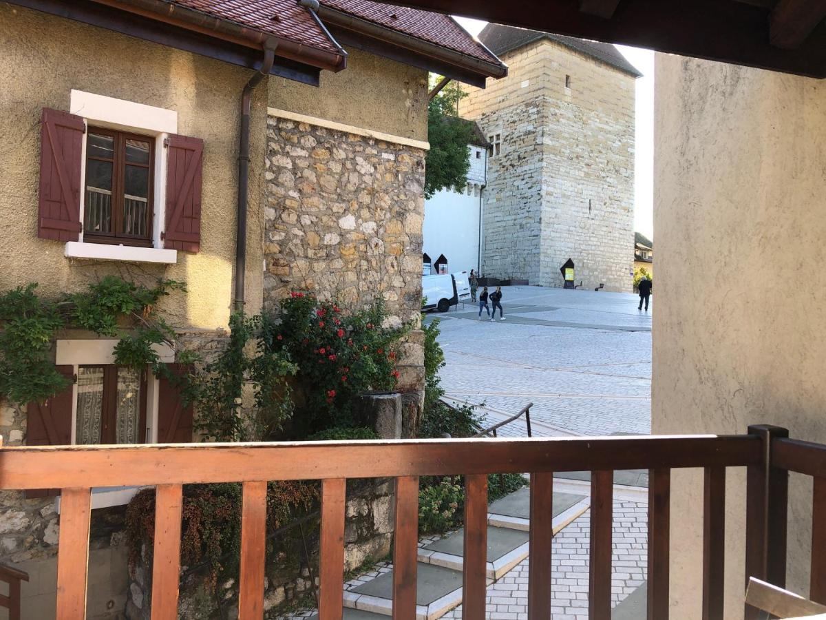 Apartment Dans La Vieille Ville, En Face Du Chateau