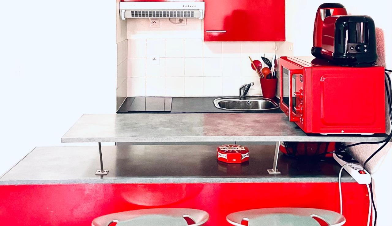 Le Red Escape A 15min Du Centre Avec Parking Prive Gratuit Apartment *